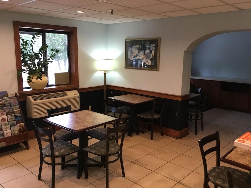 曼彻斯特机场速8酒店 曼切斯特 外观 照片