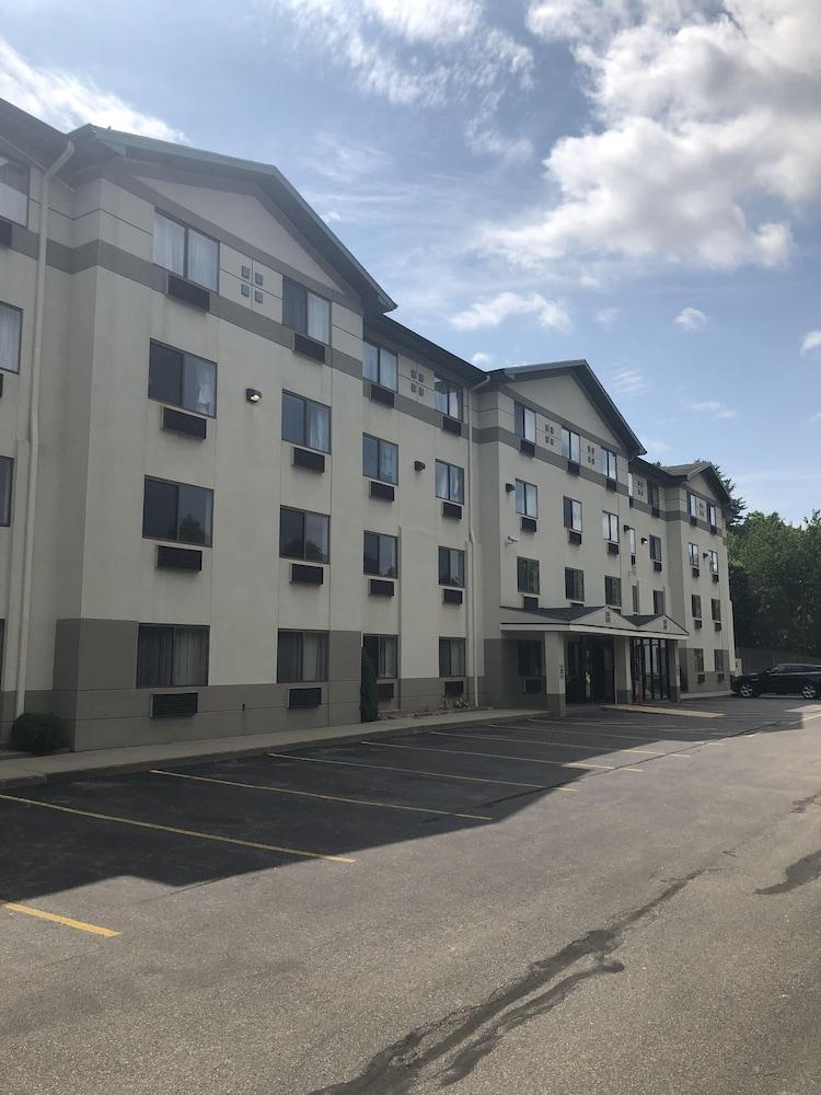 曼彻斯特机场速8酒店 曼切斯特 外观 照片